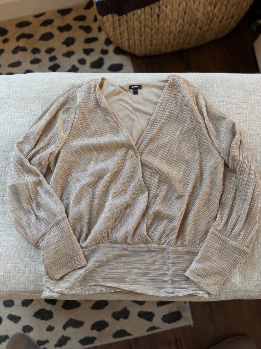 Express Metallic Beige Ribbed V-Neck Sweater